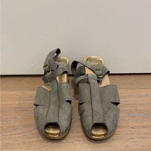 No. 6 clogs